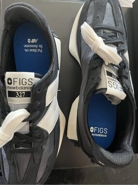 New Balance 327 Sneakers in Black and White